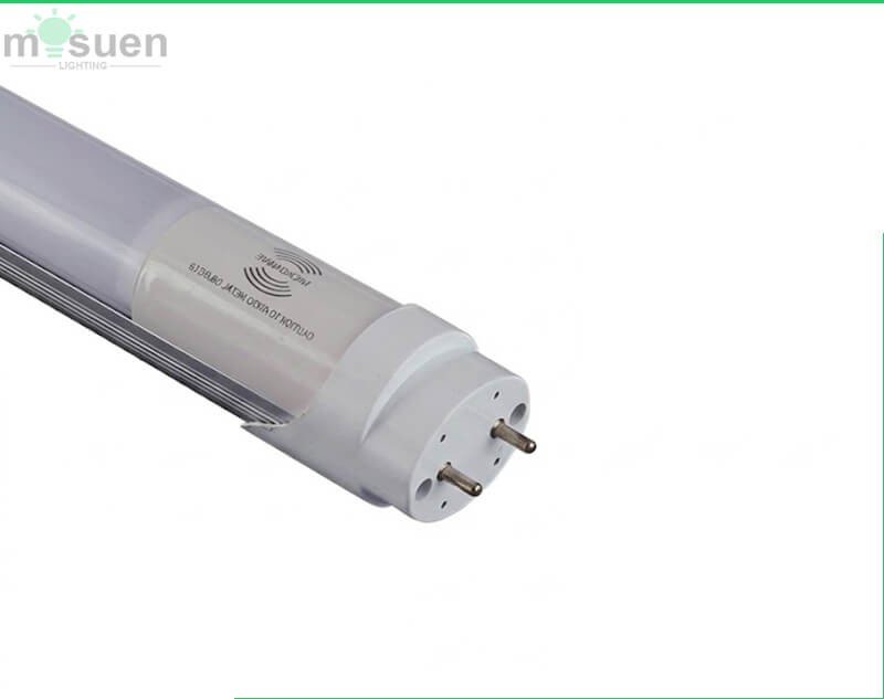 Instalación de tubo LED T8 con sensor de microondas en techo